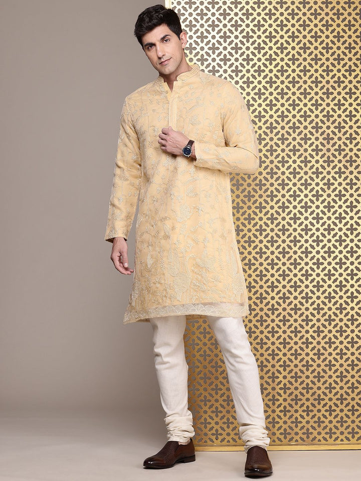 House of Pataudi Floral Embroidered Mandarin Collar Sequinned Jashn Kurta