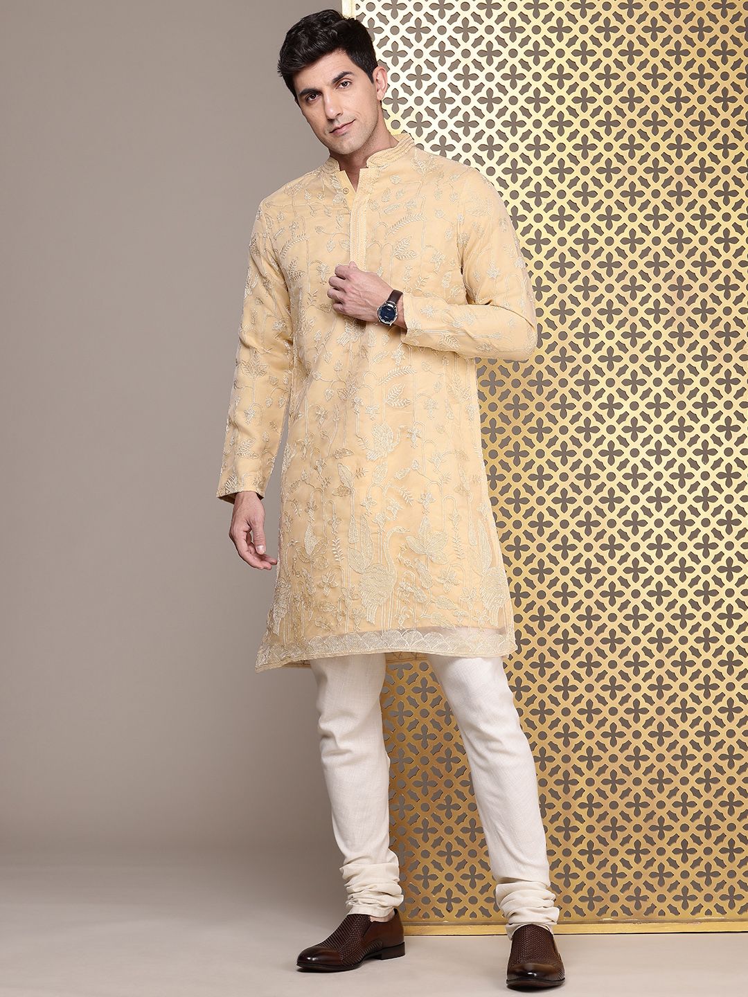 House of Pataudi Floral Embroidered Mandarin Collar Sequinned Jashn Kurta