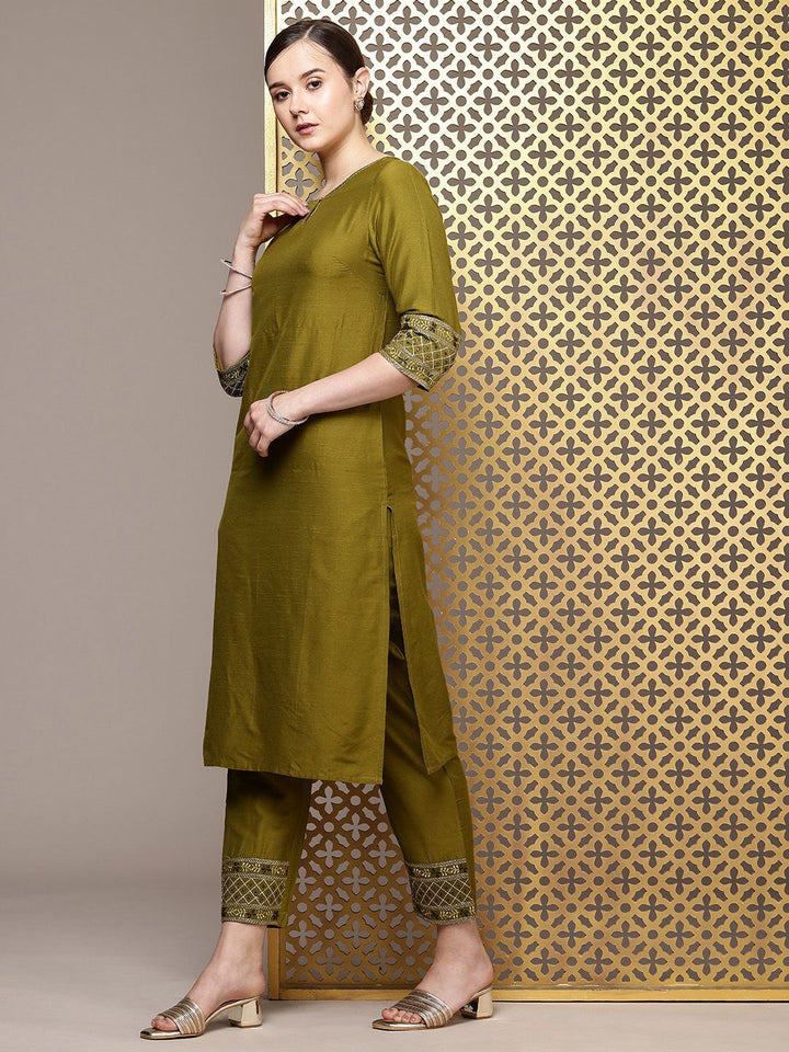 House of Pataudi Zari Work Regular Jashn Kurta With Trousers & With Dupatta