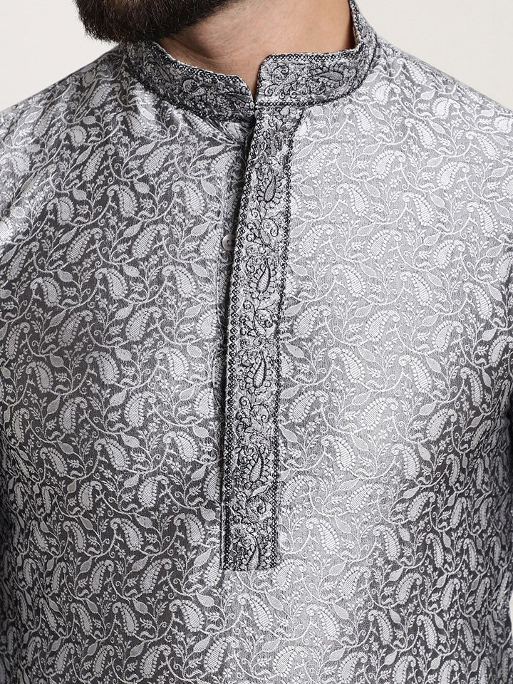SOJANYA Paisley Woven Design Mandarin Collar Thread Work Long Sleeves Straight Kurta