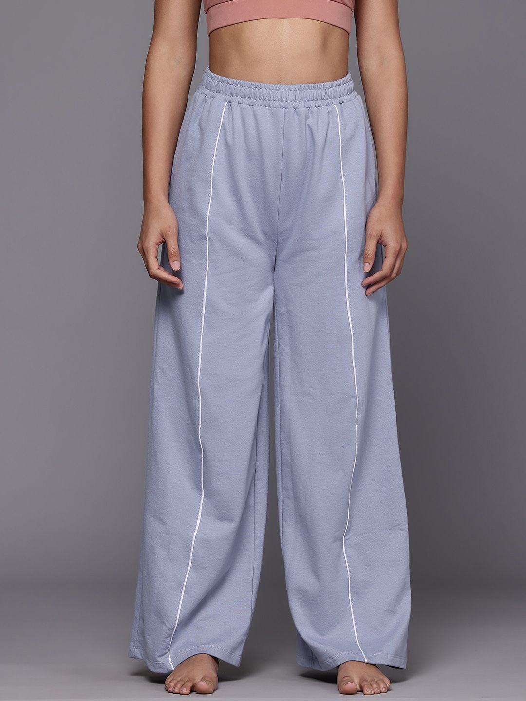 HRX by Hrithik Roshan Women Solid Piping Detailed Yoga Trackpants