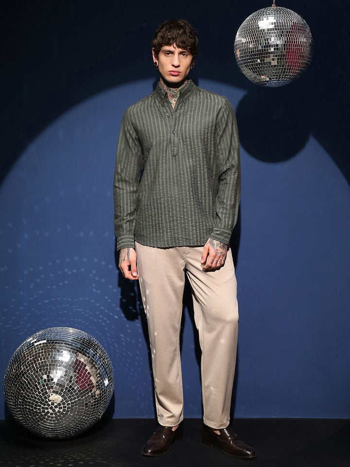 Campus Sutra Edge-Lined Half-Placket Self Design Comfort Regular Fit Casual Shirt