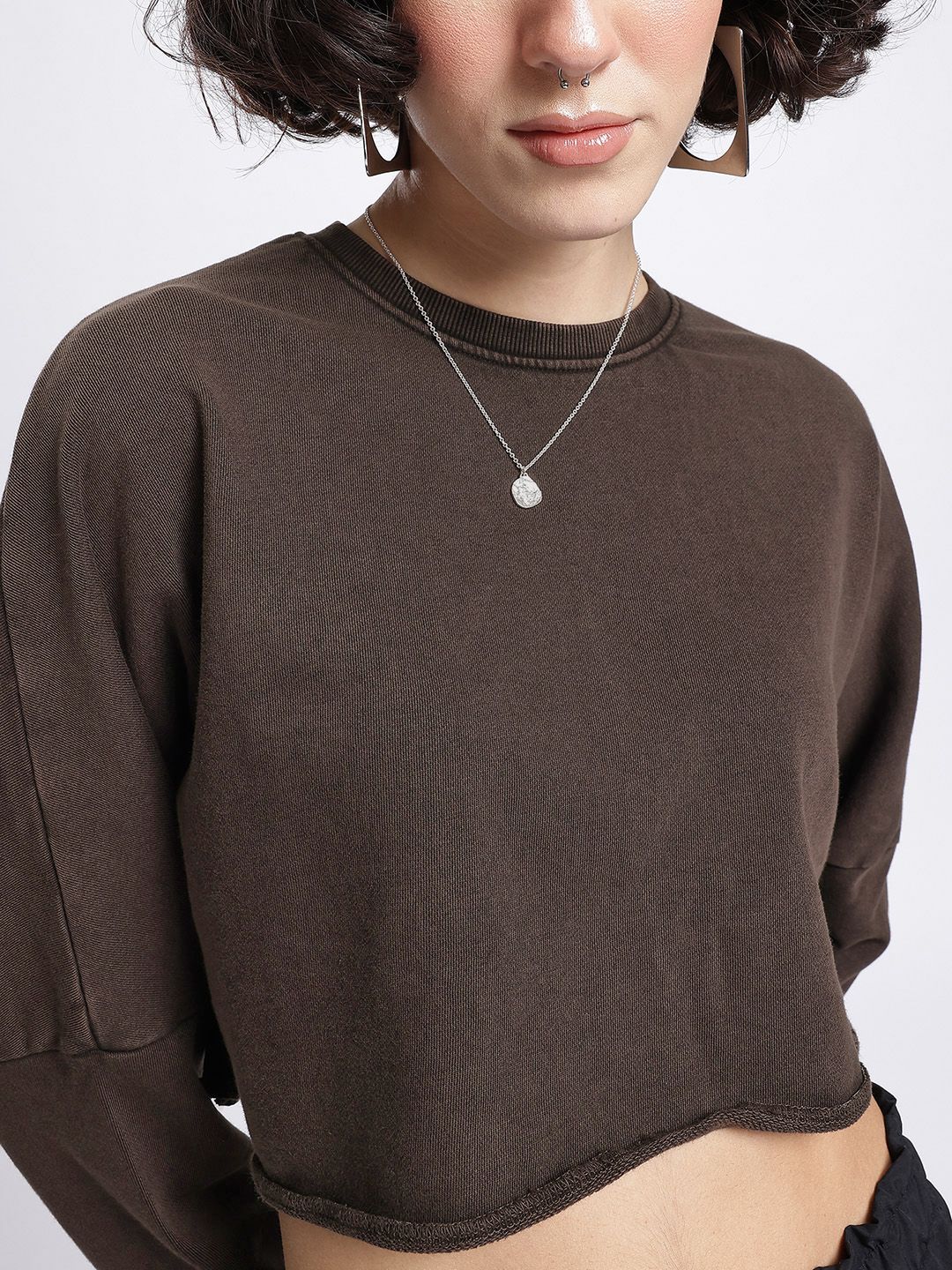 DressBerry Solid Long Sleeves Cropped Sweatshirt
