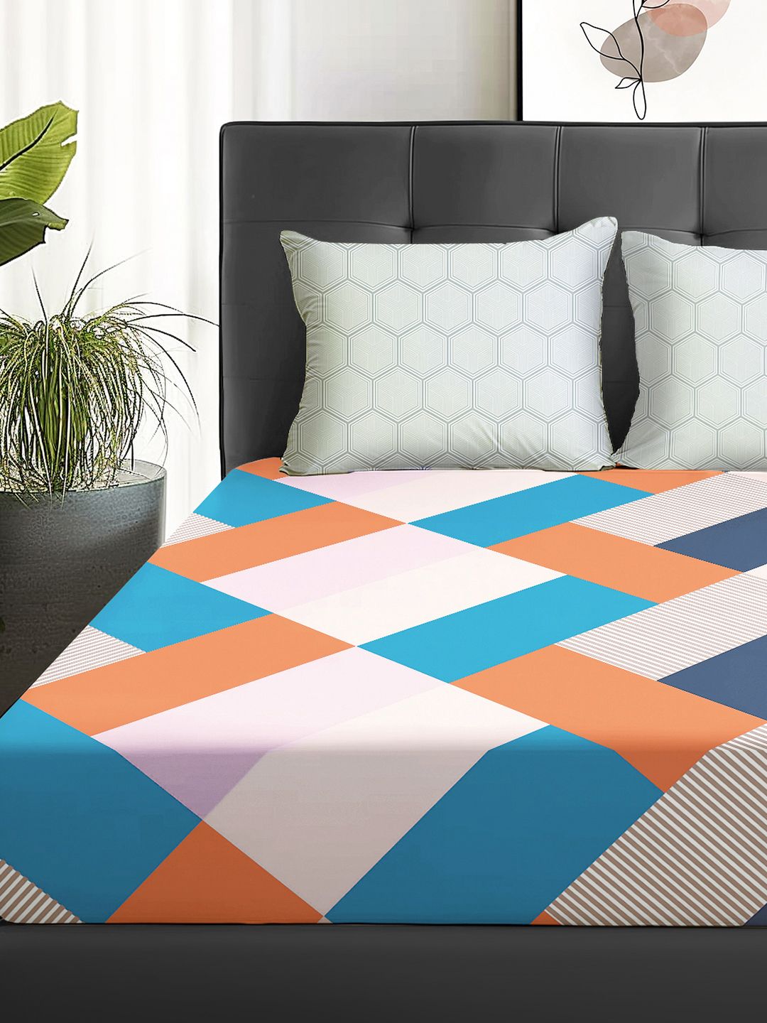 Story@home  Arena Peach-Coloured Printed 180 TC Queen Bedsheet & 2 Pillow Covers