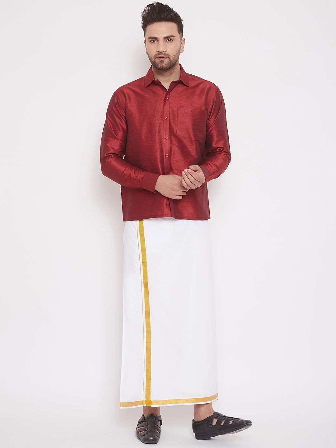 VASTRAMAY Men Maroon Standard Regular Fit Solid Casual Shirt