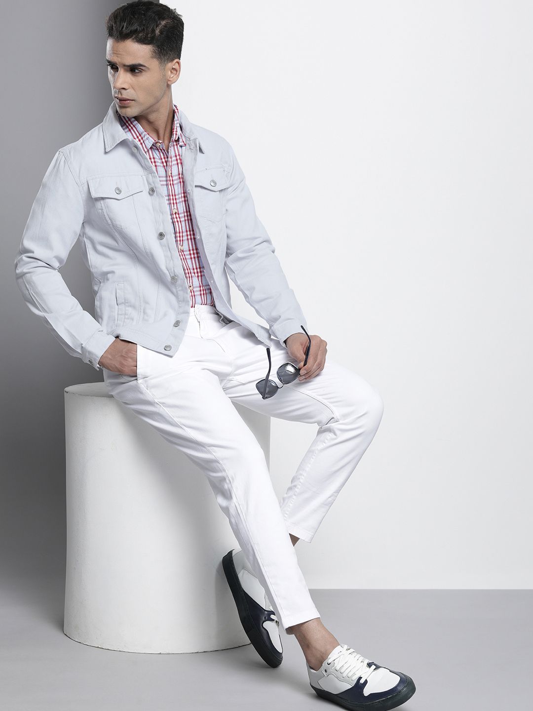 The Indian Garage Co Men Slim Fit Denim Trucker Jacket with Double Flap Pockets