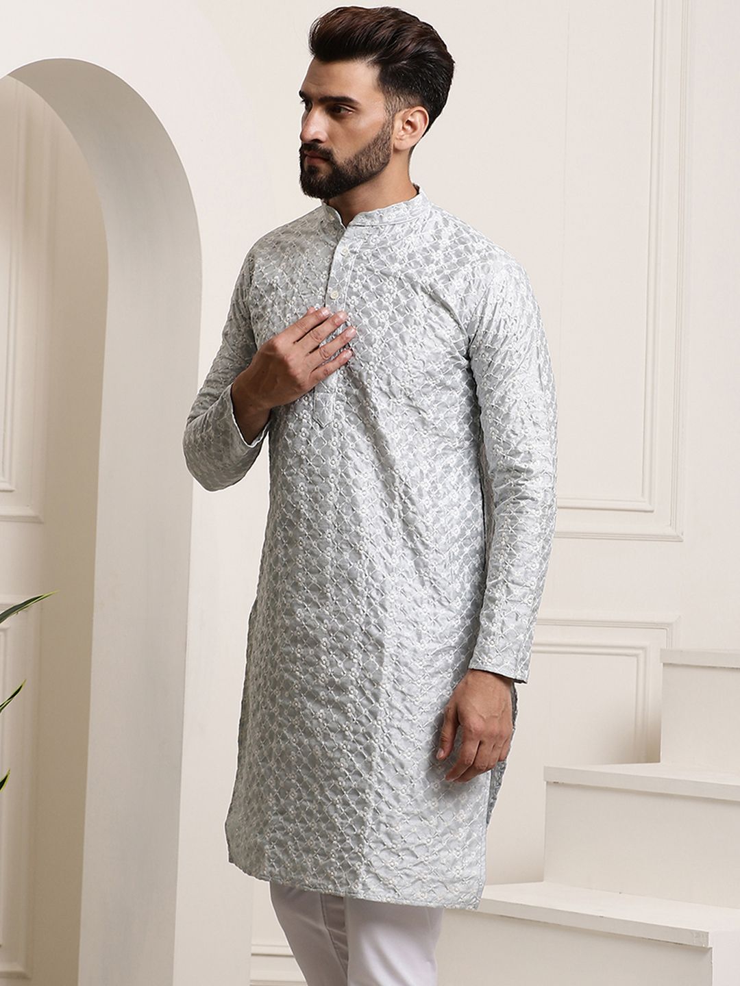 SOJANYA Men Grey & White Geometric Embroidered Straight Kurta