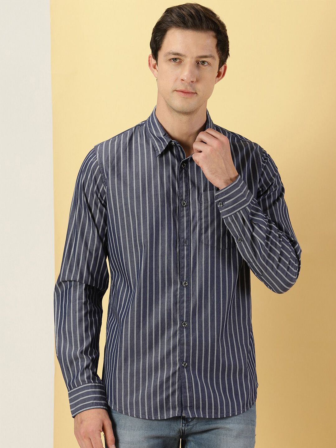 Thomas Scott Standard Slim Fit Vertical Striped Cotton Casual Shirt