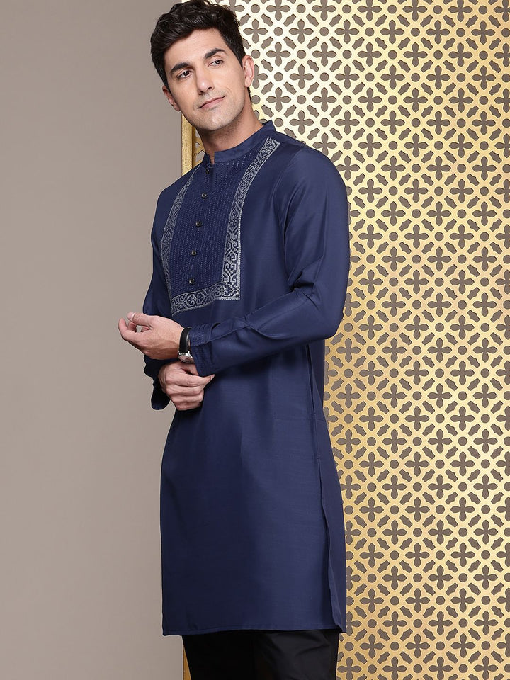 House of Pataudi Ethnic Motifs Yoke Design Mandarin Collar Thread Work Jashn Kurta