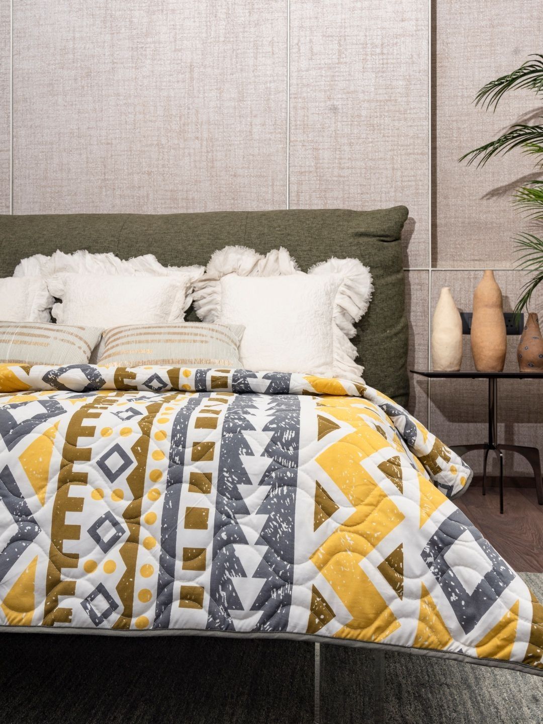 URBAN SPACE Yellow & White Geometric Printed AC Room 300 GSM Microfibre Double Bed Dohar