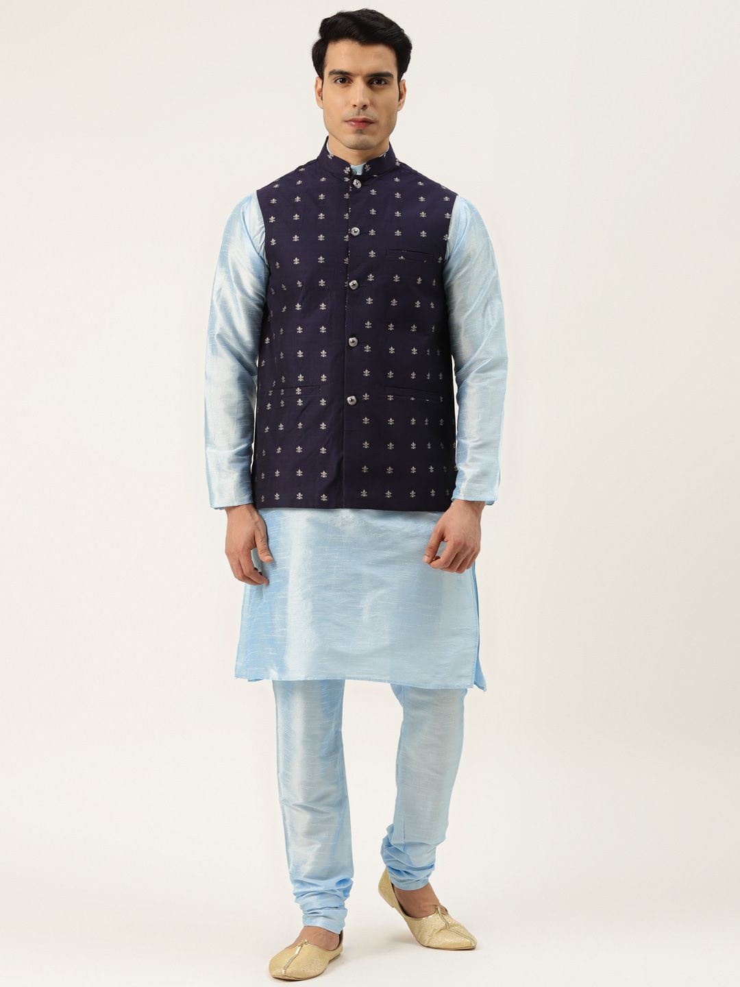 SOJANYA Men Blue Kurta with Churidar