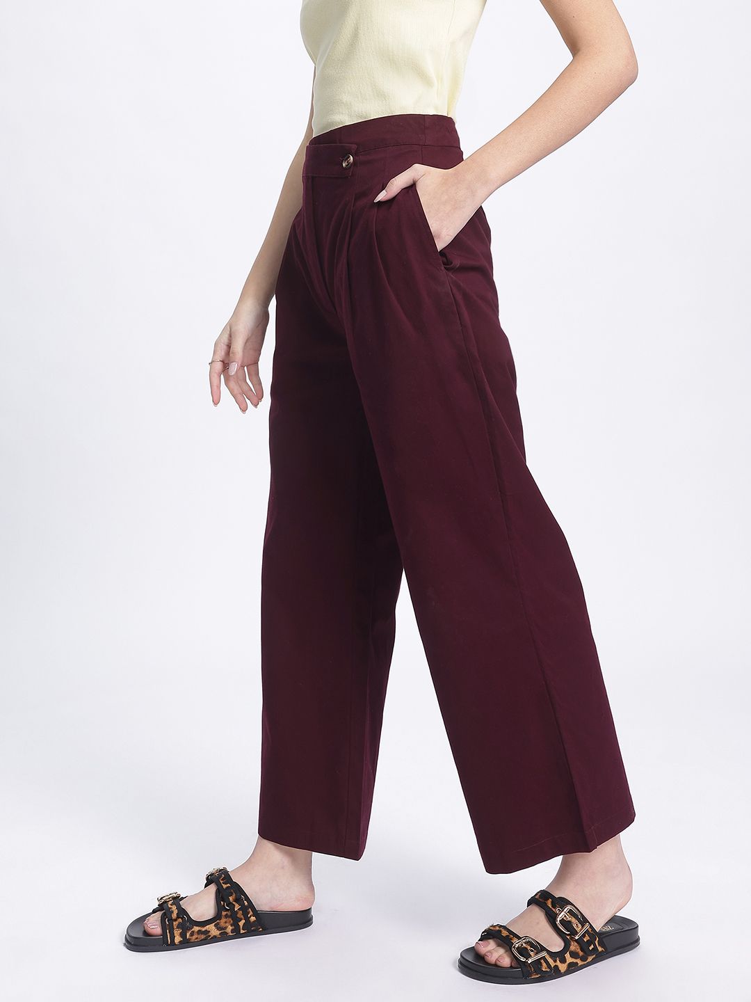 DressBerry Women Versatile Vibes Pleated Cropped Trousers