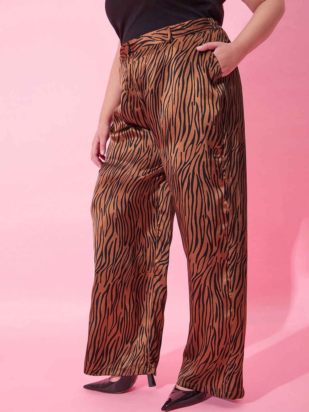 CURVY STREET Women Animal Printed Loose Fit High-Rise Pleated Trousers