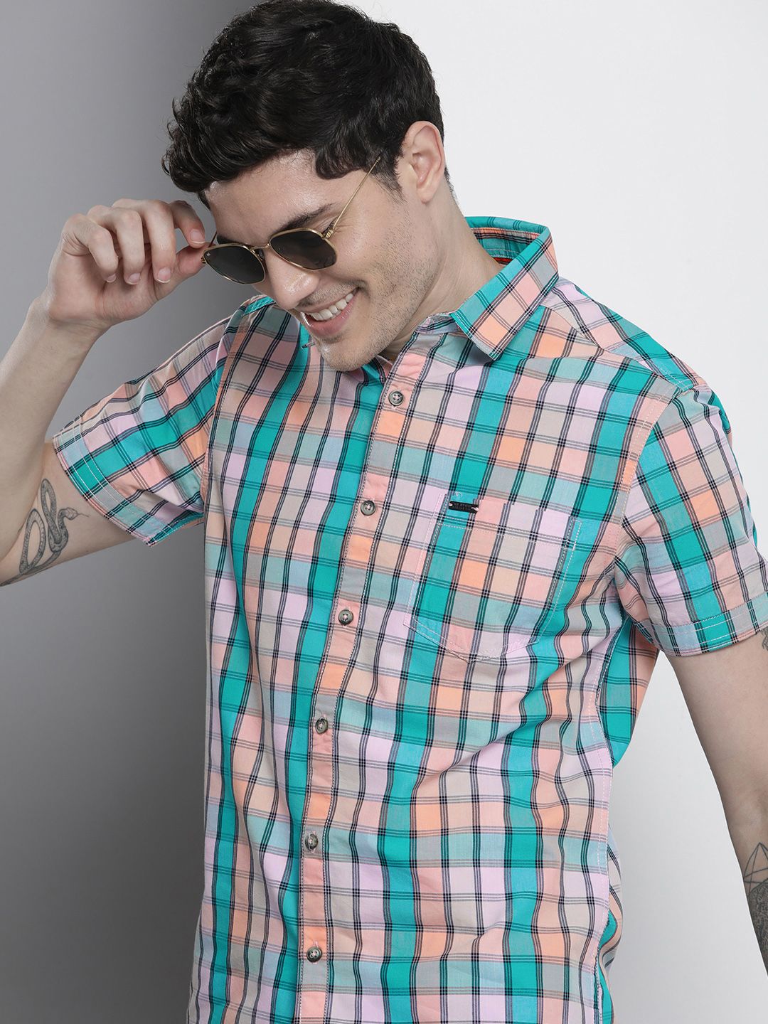 The Indian Garage Co Men Slim Fit Opaque Checked Casual Shirt
