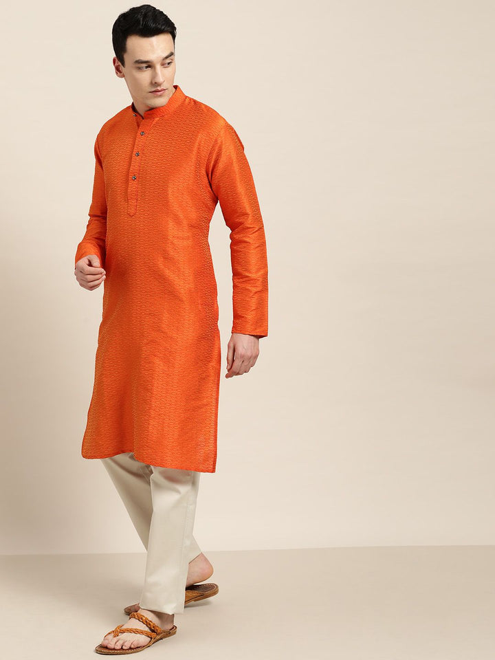 SOJANYA Kurta Lurus Tenunan Oren Lelaki