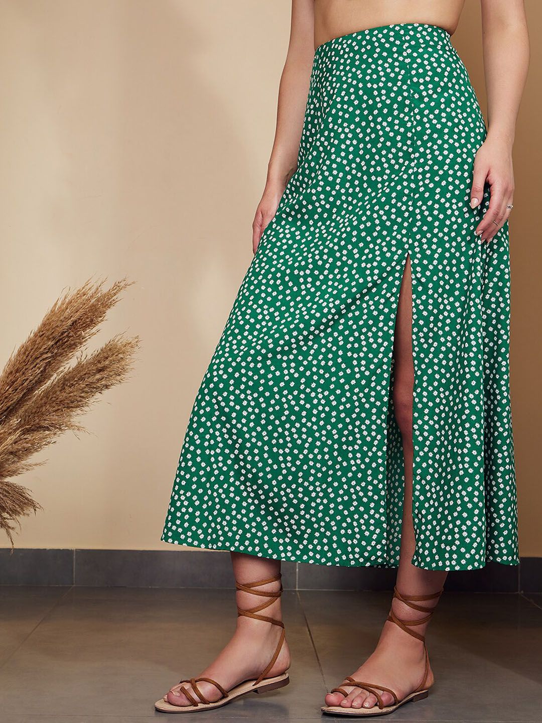 Berrylush Women Green Floral Printed High Rise Front Slit Midi Skirt