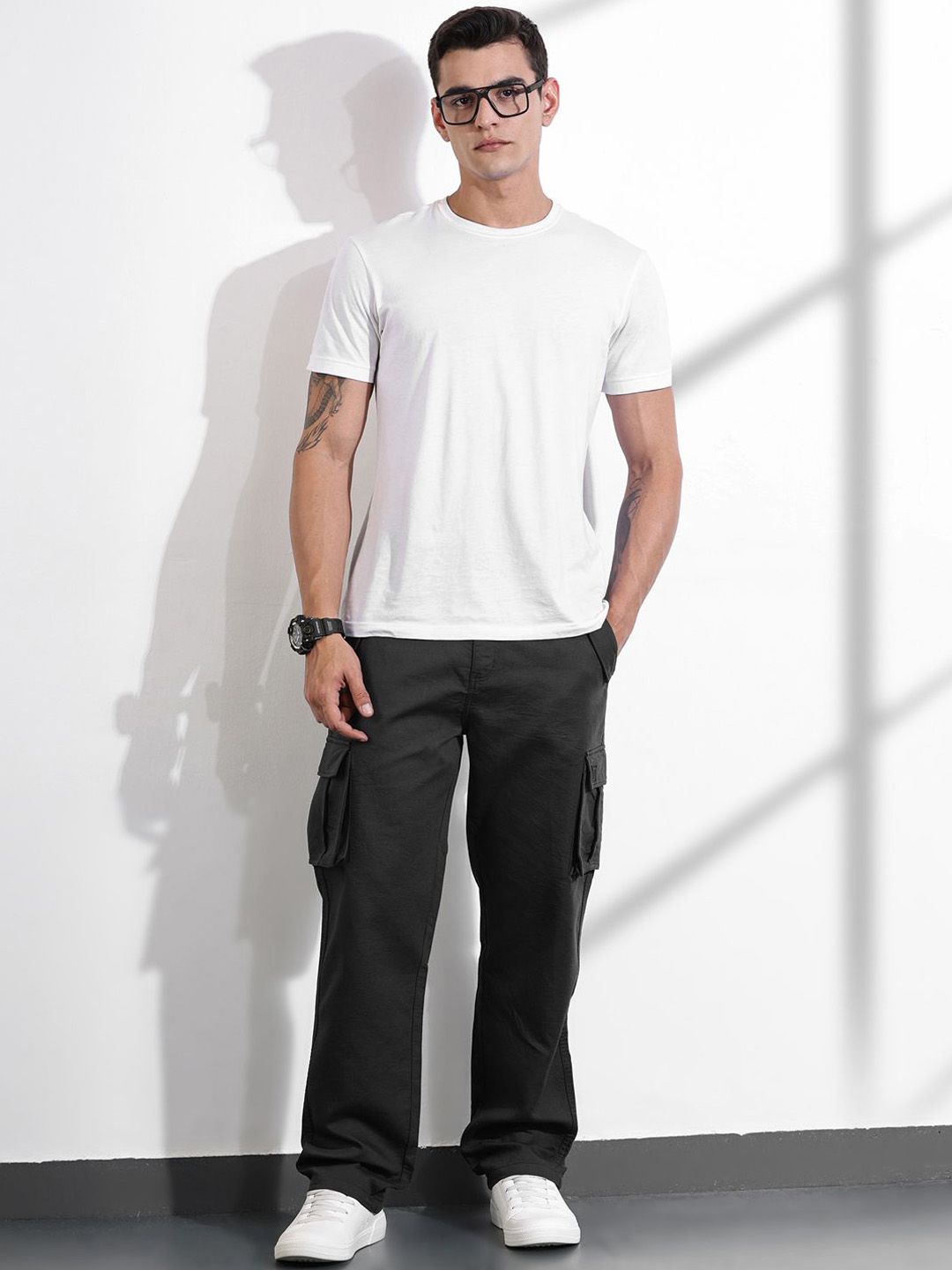 Thomas Scott Men Cotton Mid-Rise Smart Cargos Trousers