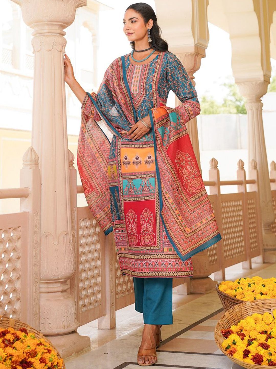 Kalini Wanita Motif Etnik Dicetak Kurta dengan Seluar & Dengan Dupatta