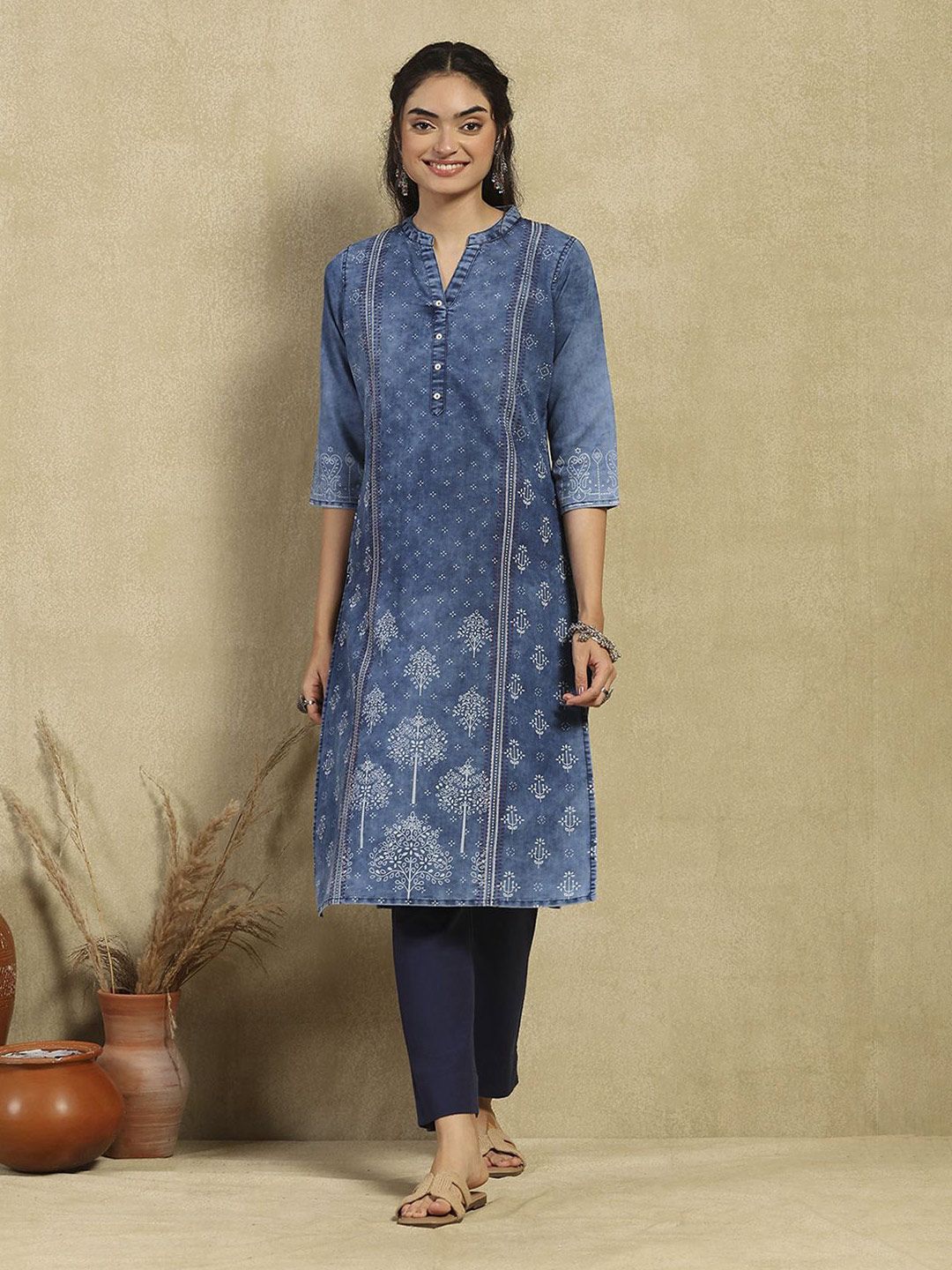 House of Chikankari Women Blue Denim Hand Embellished Kurta