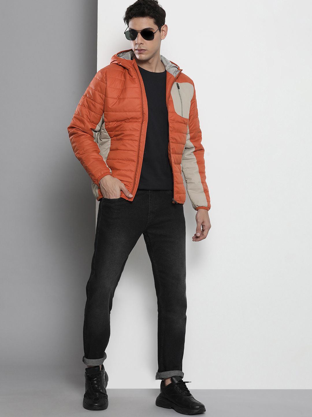 The Indian Garage Co Men Colourblock Hooded Slim Fit Puffer Jacket