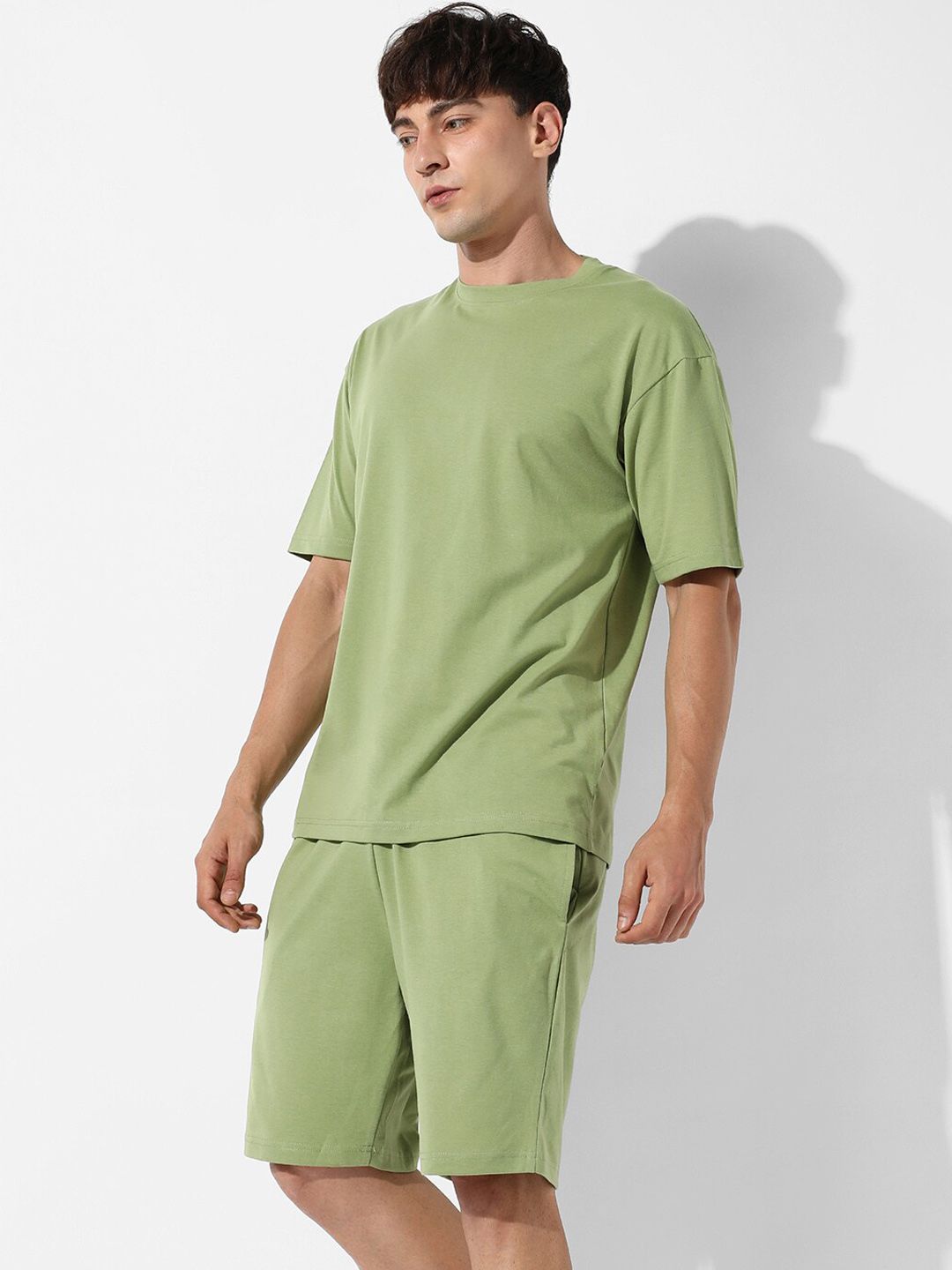 Campus Sutra Round Neck Short Sleeves T-shirt with Shorts