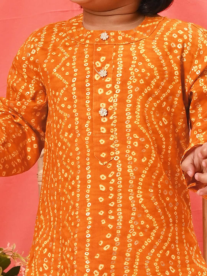 VASTRAMAY Boys Bandhani Printed Band Collar Straight Kurta With Patiala