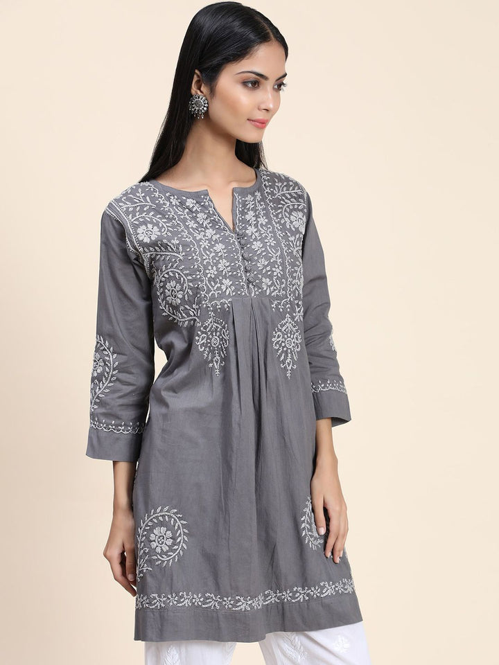 HOUSE OF KARI Women Chikankari Kurta