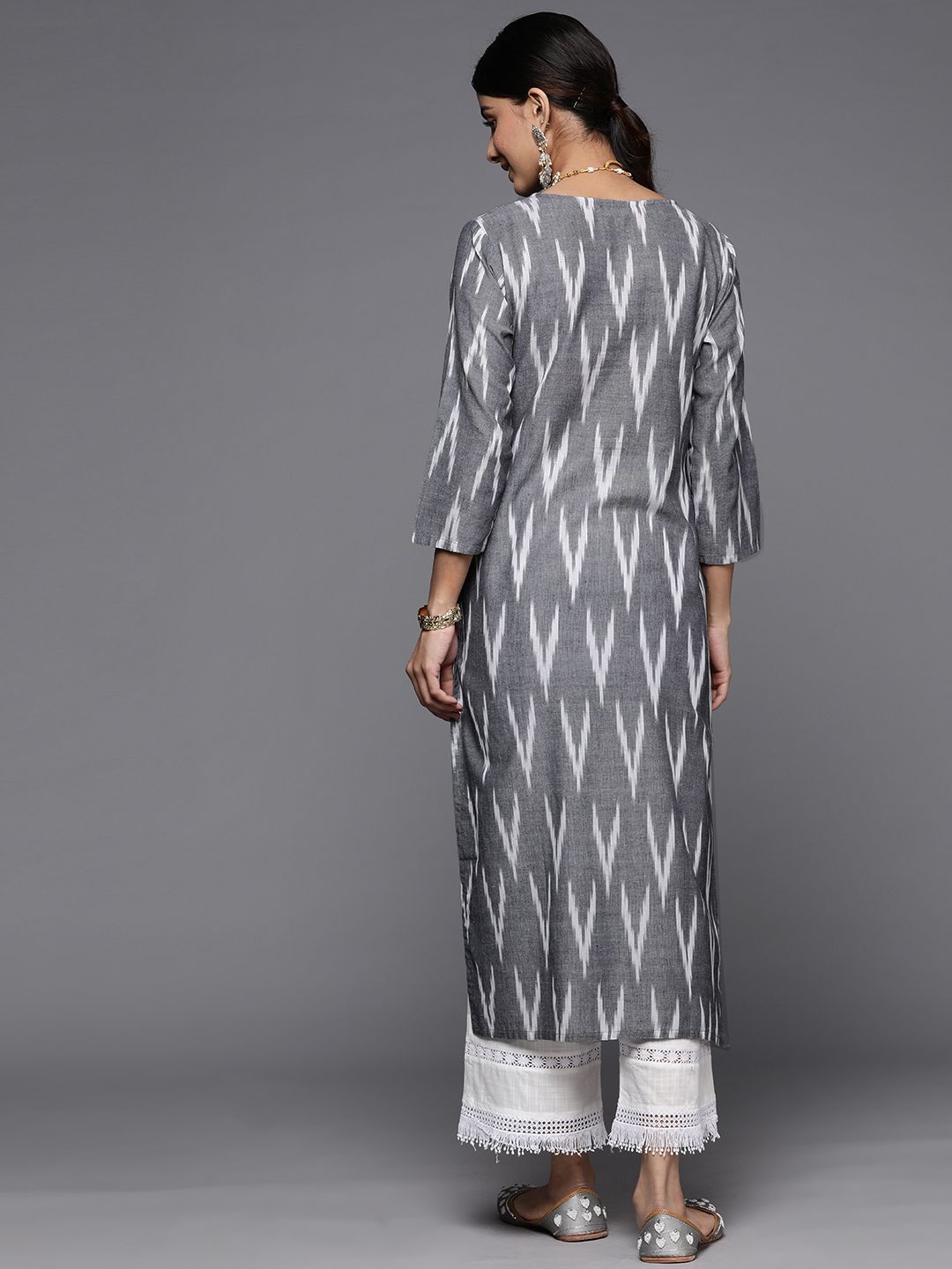 Varanga Floral Yoke Design Thread Work Cotton Kurta