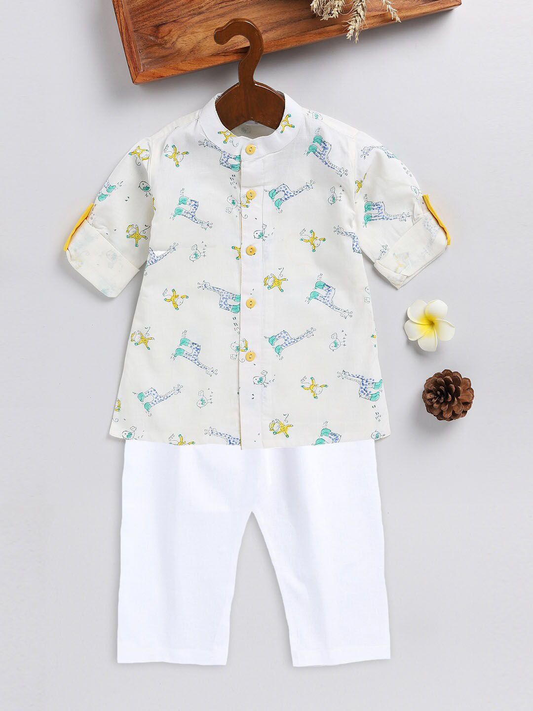 VASTRAMAY Boys Printed Band Collar Roll Up Sleeves Regular Kurta with Pyjama