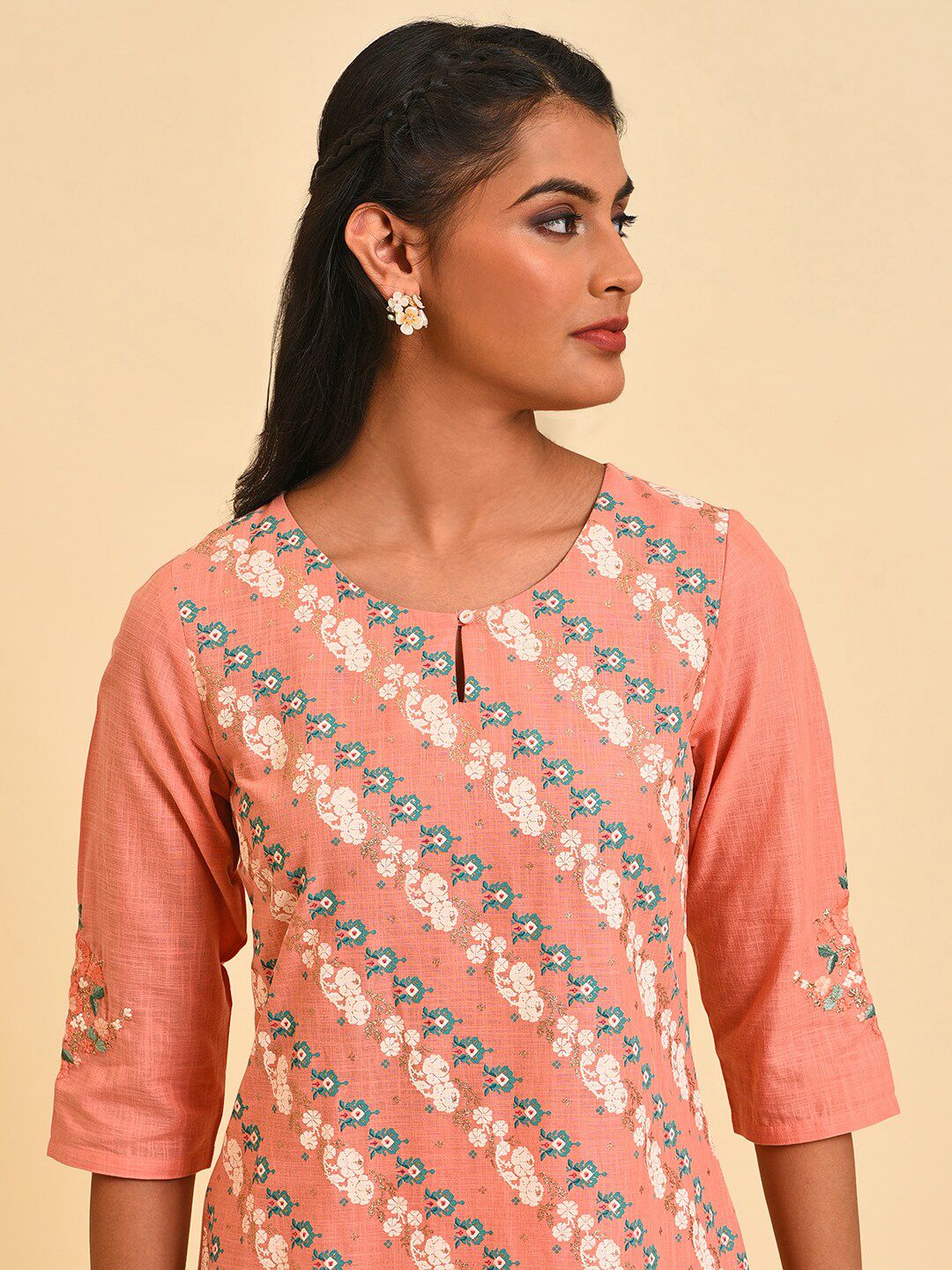 W Ethnic Motif Printed Keyhole Neck Thread Work Pure Cotton Kurta