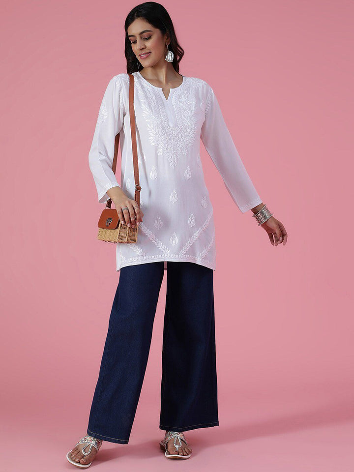 Rumah Wanita Chikankari White Rayon Chikankari Sulam Kurti
