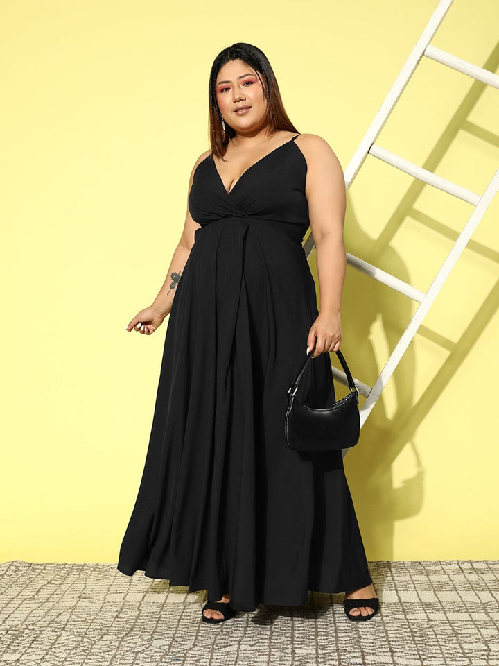 Berrylush Curve Plus Saiz Tali Bahu Pepejal Crepe Maxi Dress