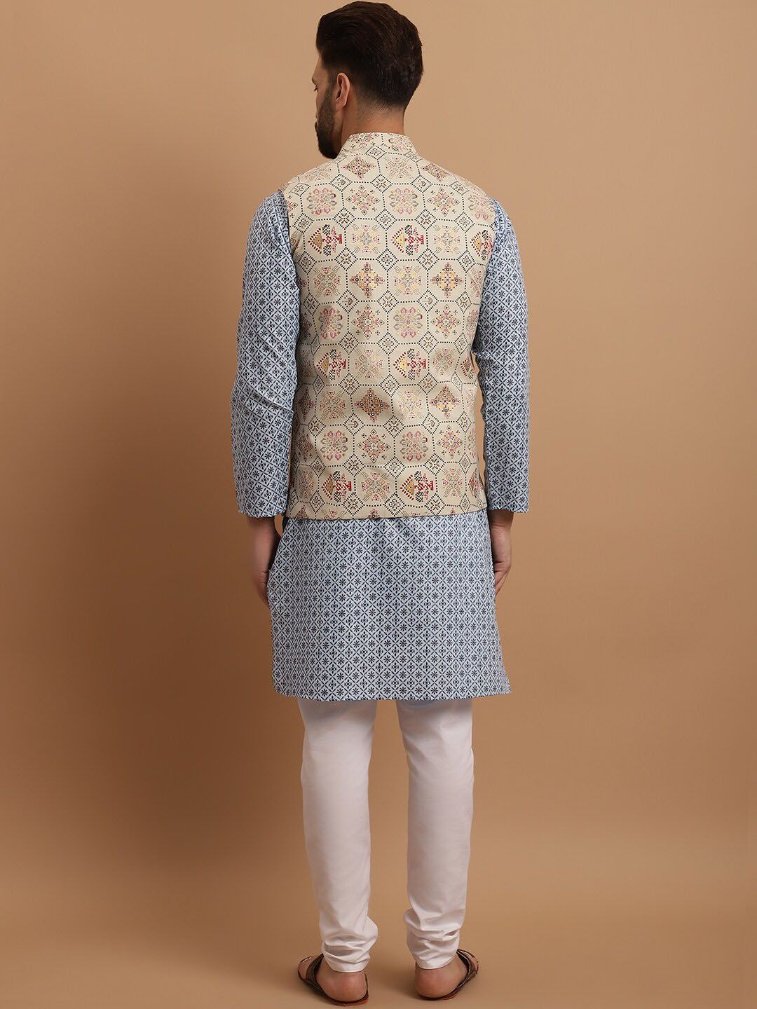 SOJANYA Men Ethnic Motifs Printed Regular Kurta With Pyjamas & Nehru Jacket