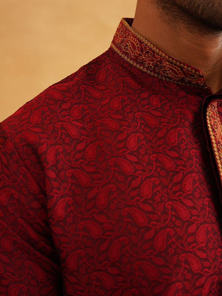 SOJANYA Paisley Woven Design Thread Work Kurta