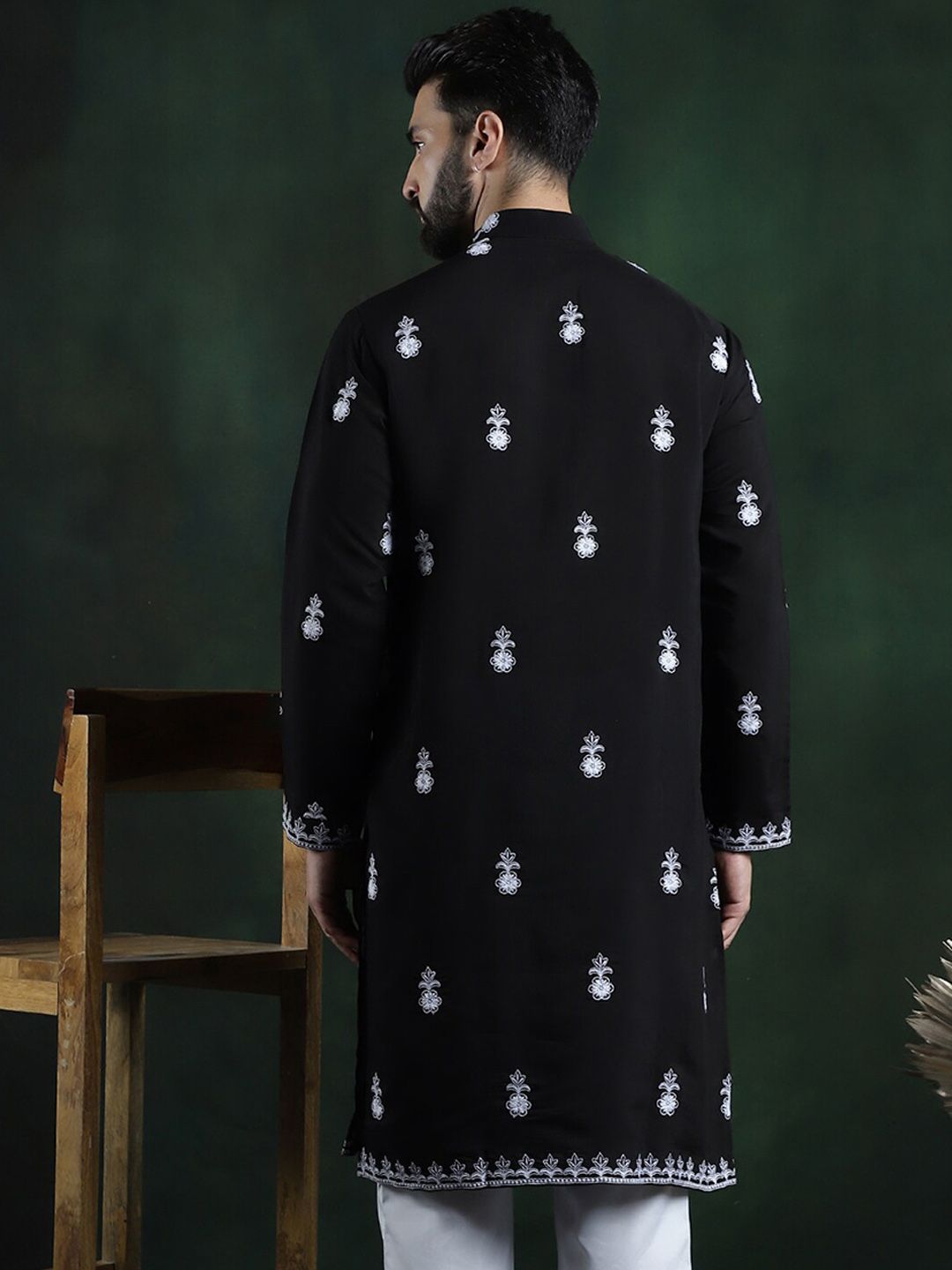 SOJANYA LUXE Ethnic Motifs Printed Mandarin Collar Thread Work Pure Cotton Straight Kurta