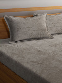 KLOTTHE Brown Fitted 300 TC Woolen King Fine Bedsheet with 2 Pillow Covers