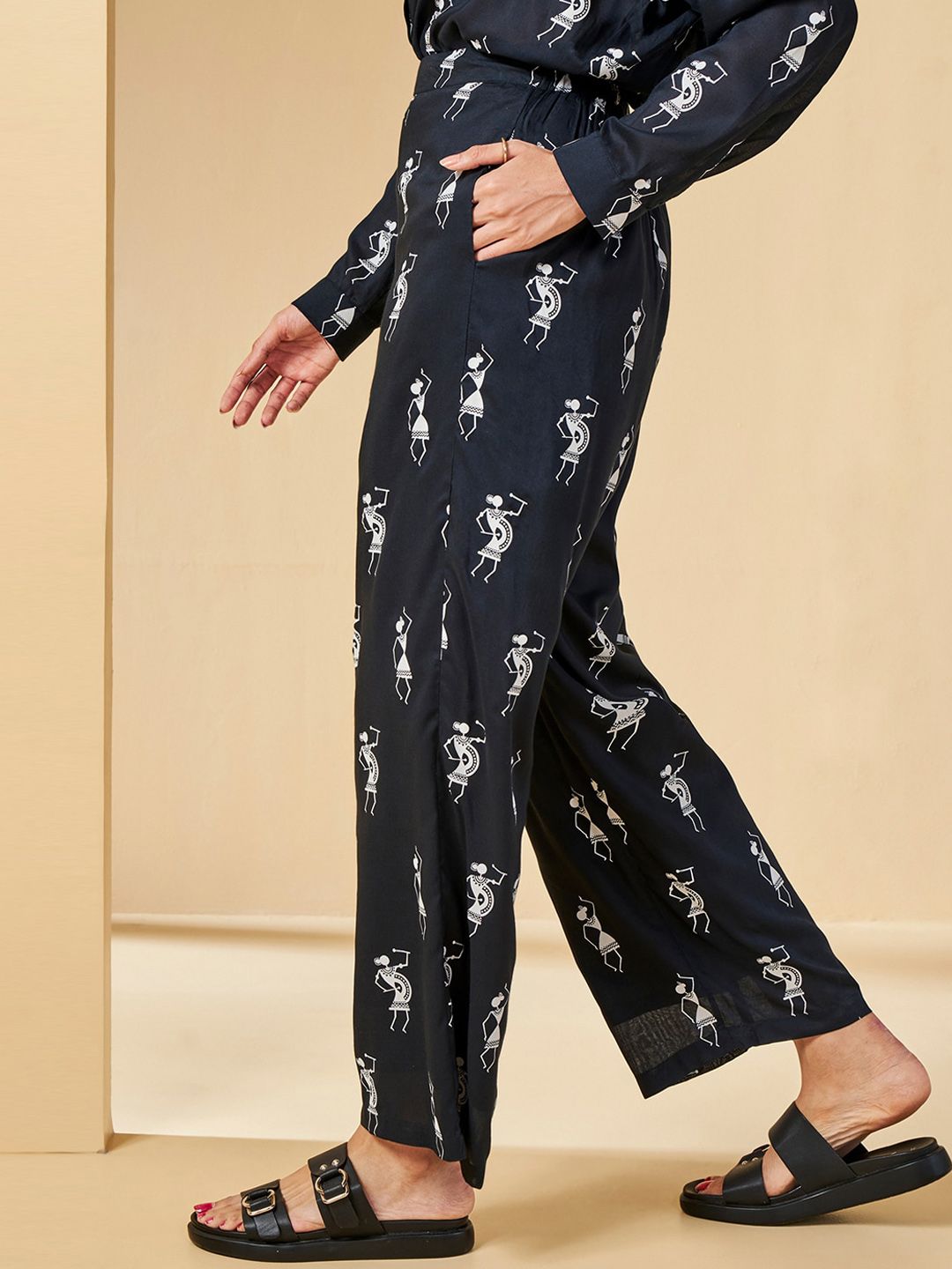 Global Desi Women Floral Printed Trousers