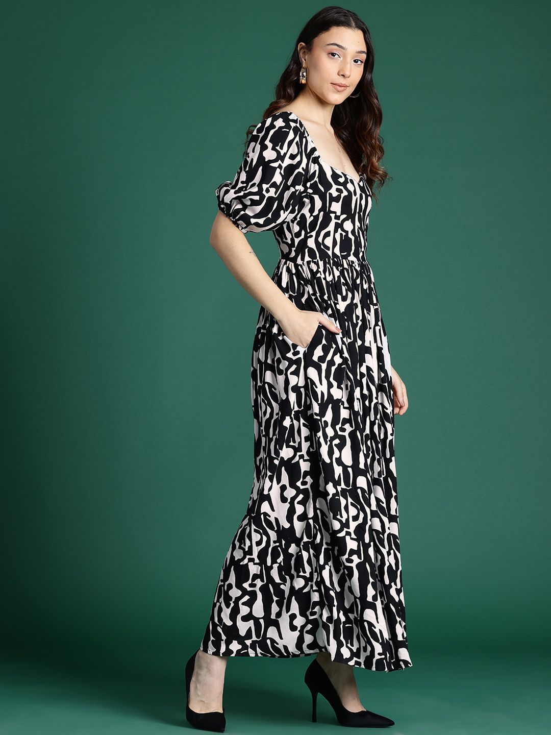 DressBerry Printed Fit & Flare Monochrome Maxi Dress