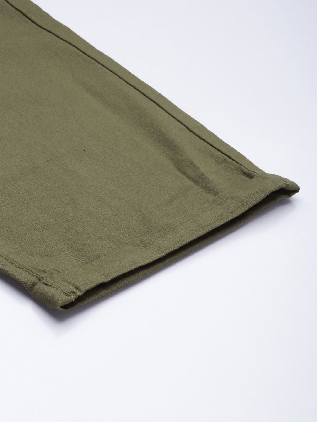 The Indian Garage Co Men Relaxed Fit Ripstop Cargo Trousers
