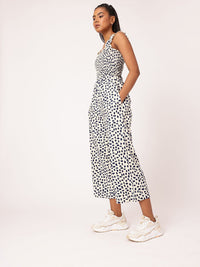 DressBerry Classic Grunge Smocked Printed Basic Jumpsuit