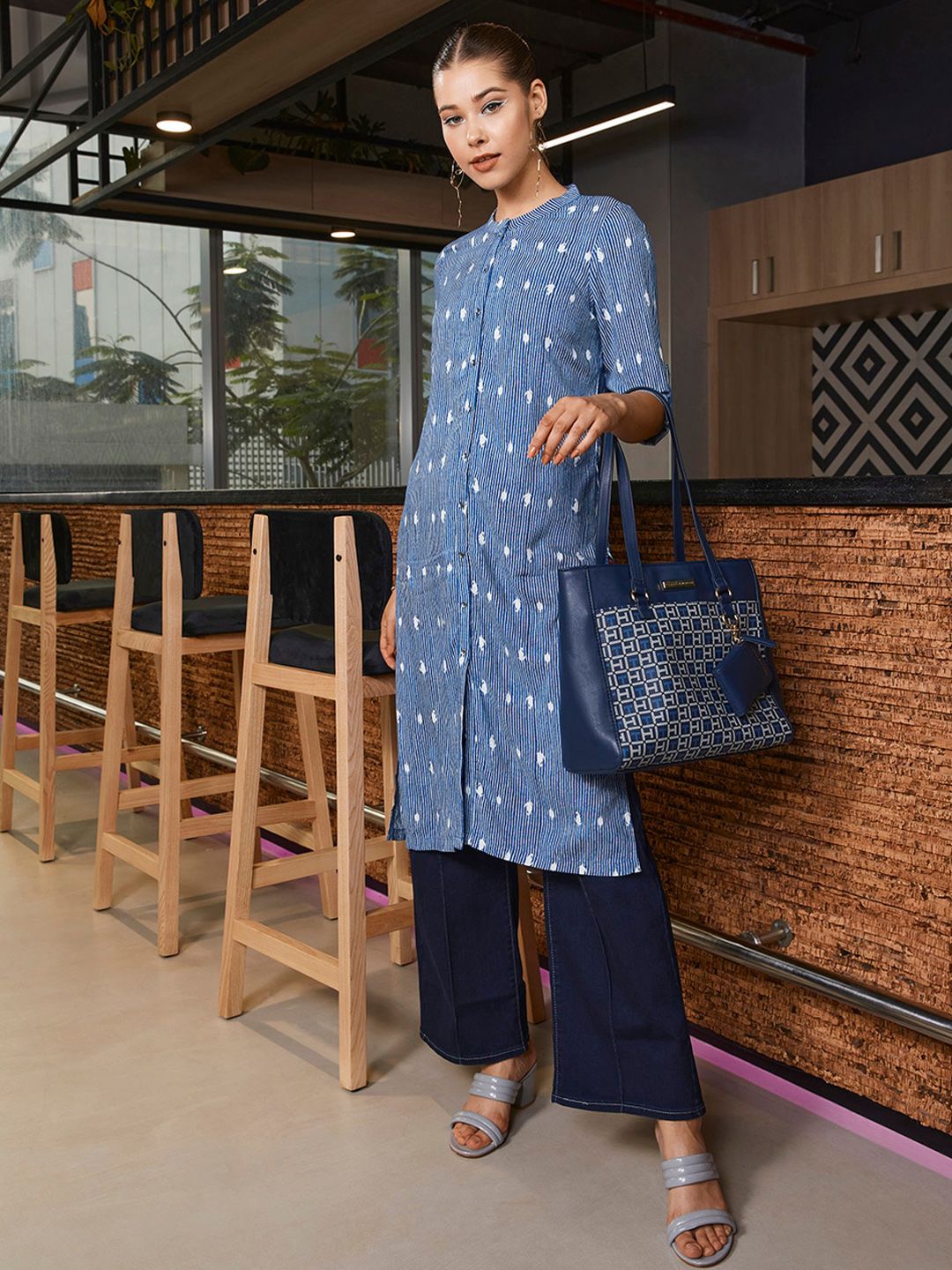 W Women Navy Blue & White Striped Straight Sustainable Kurta