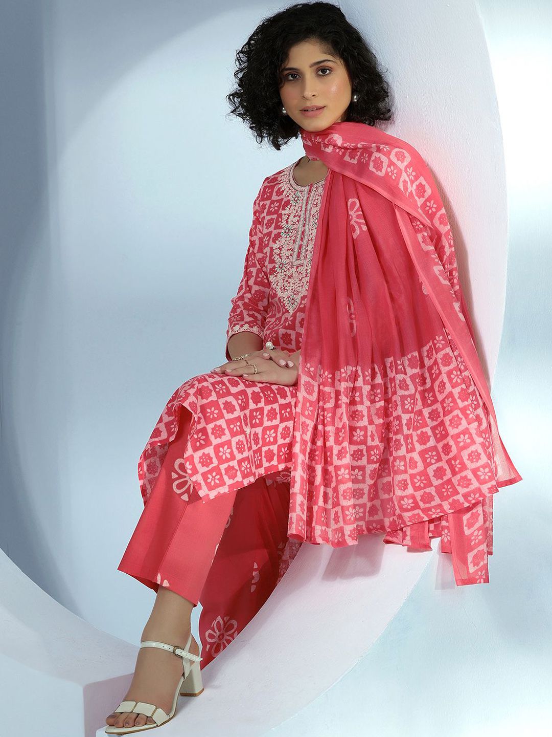 Libas Women Printed Regular Thread Work Pure Cotton Kurta with Trousers & With Dupatta