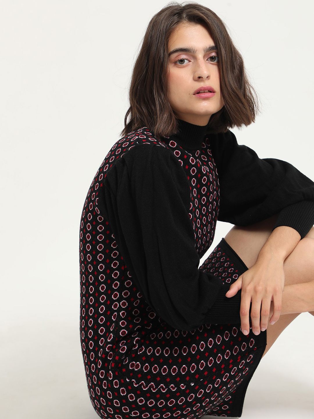 RAREISM Geometric Self Design Acrylic Longline Pullover