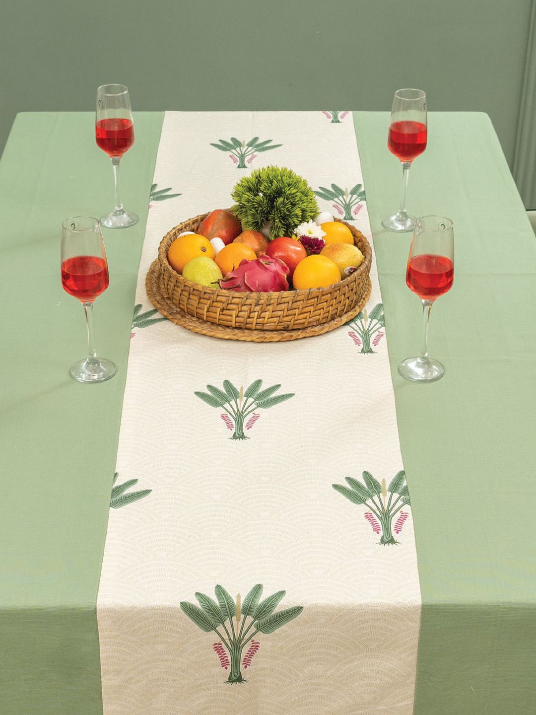 URBAN SPACE Green & White Floral Anti-Slip Cotton 4-Seater Table Cover