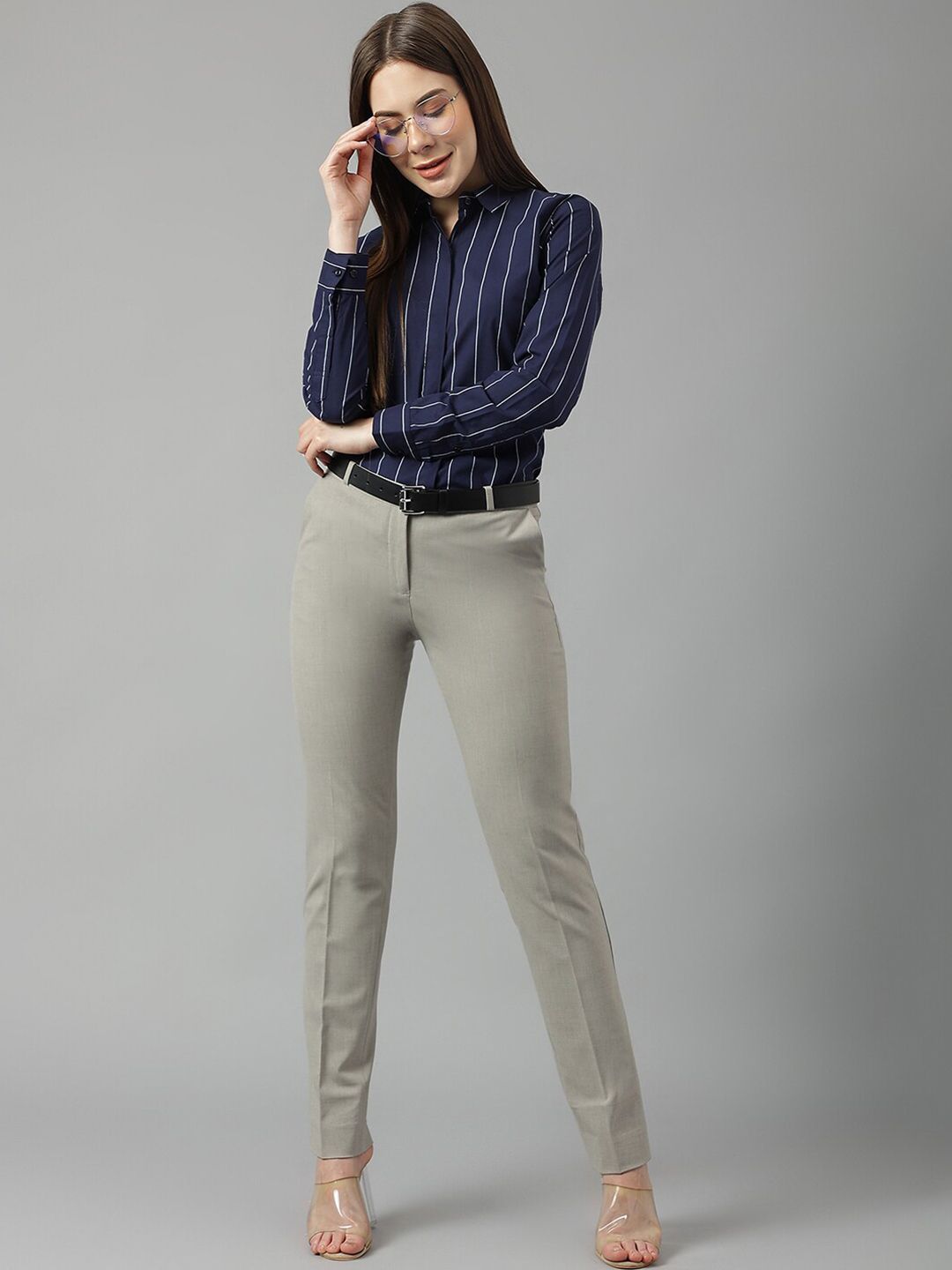Hancock Sharp Slim sesuai dengan baju formal kapas menegak