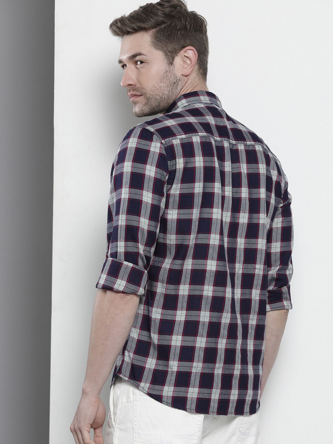 The Indian Garage Co Men Navy Blue & White Cotton Tartan Checked Casual Shirt