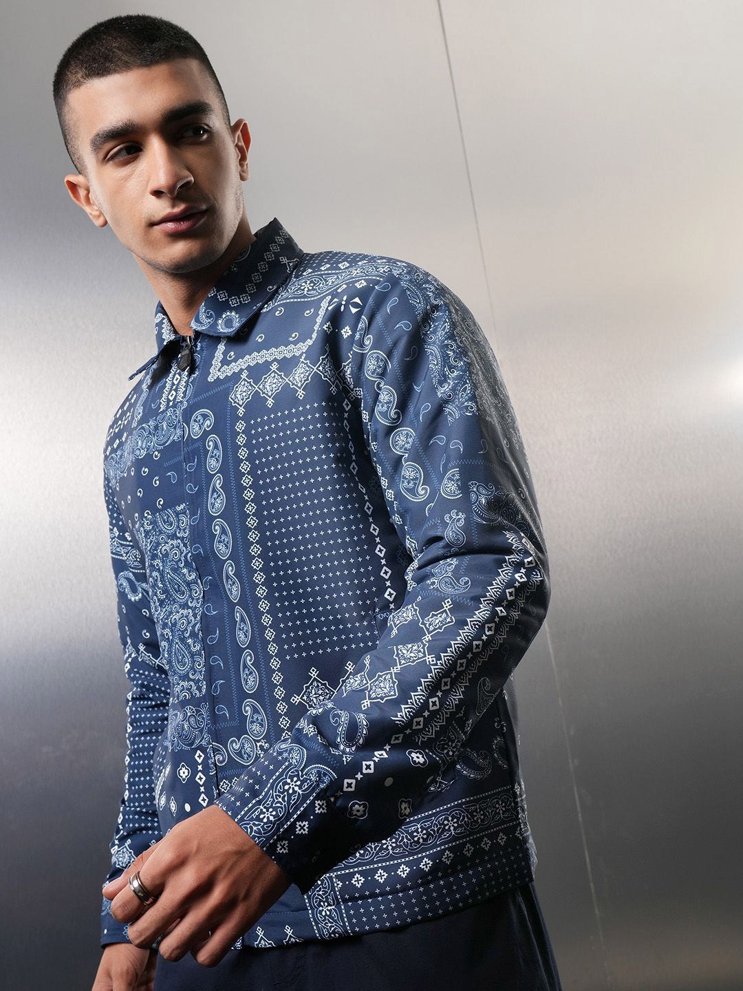 HIGHLANDER Men Crop Denim Jacket with Patchwork