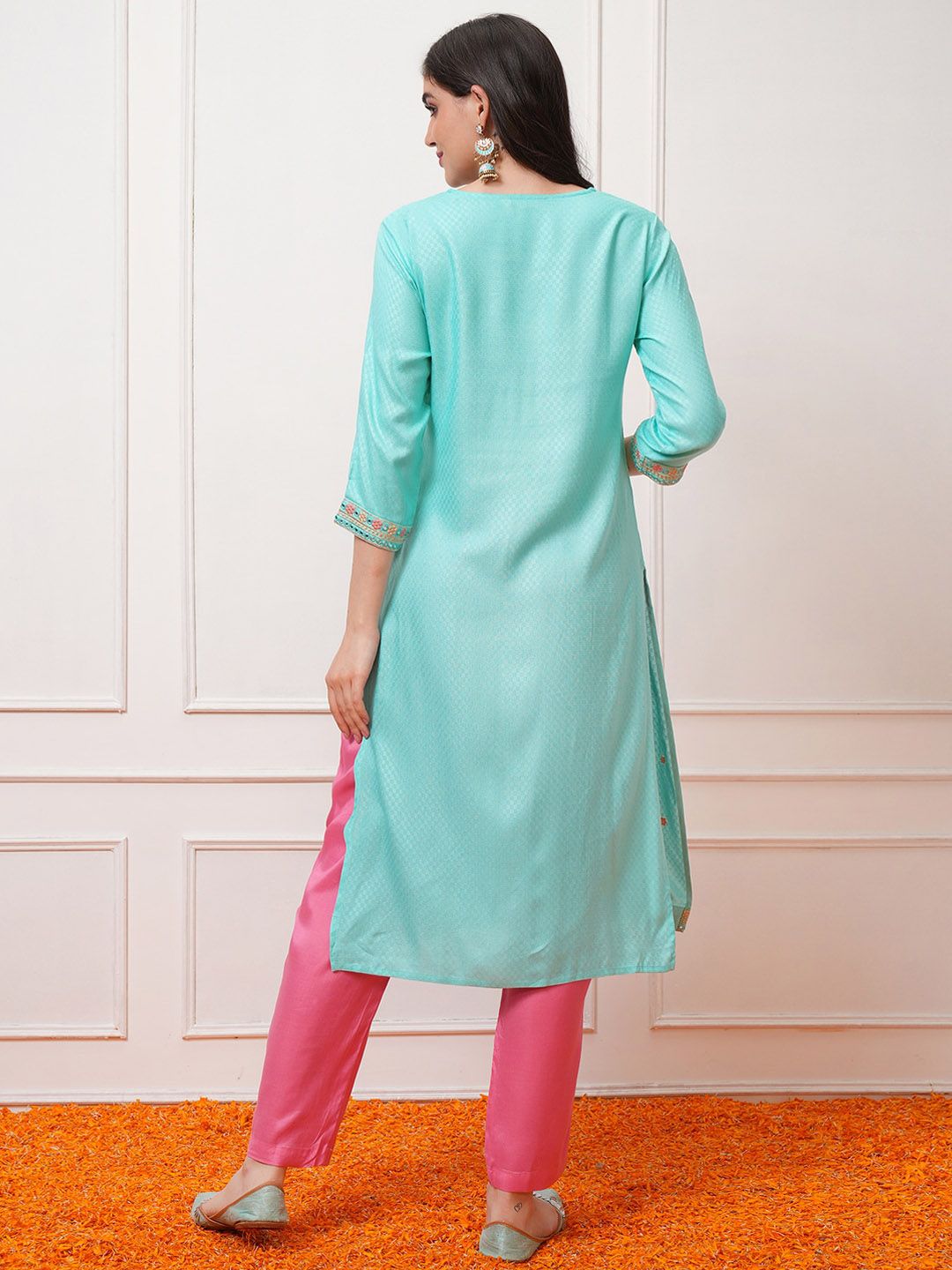 Vishudh Ethnic Motifs Embroidered Round Neck Thread Work Straight Kurta