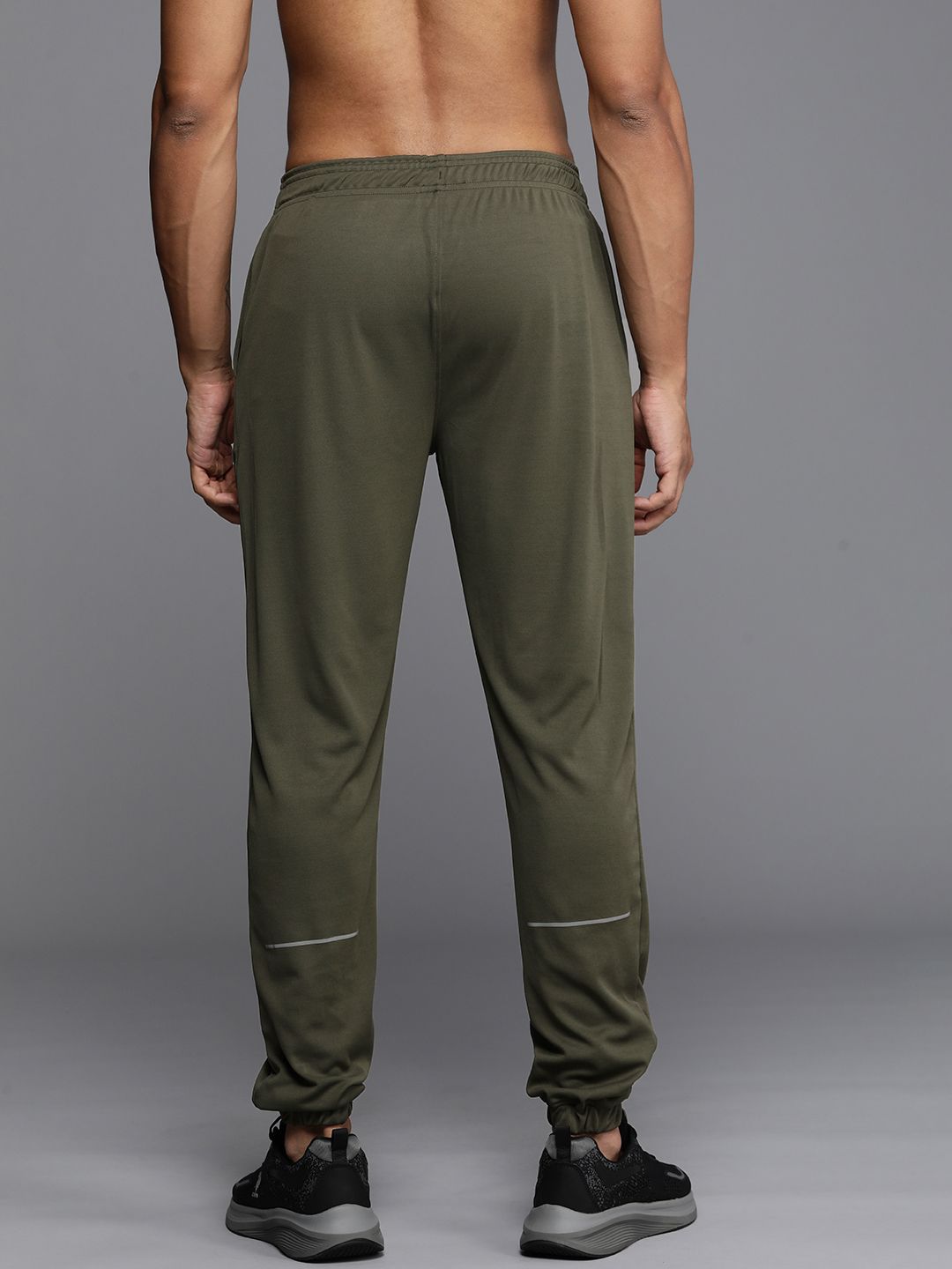 HRX by Hrithik Roshan Men Solid Mid-Rise Rapid-Dry Training Joggers