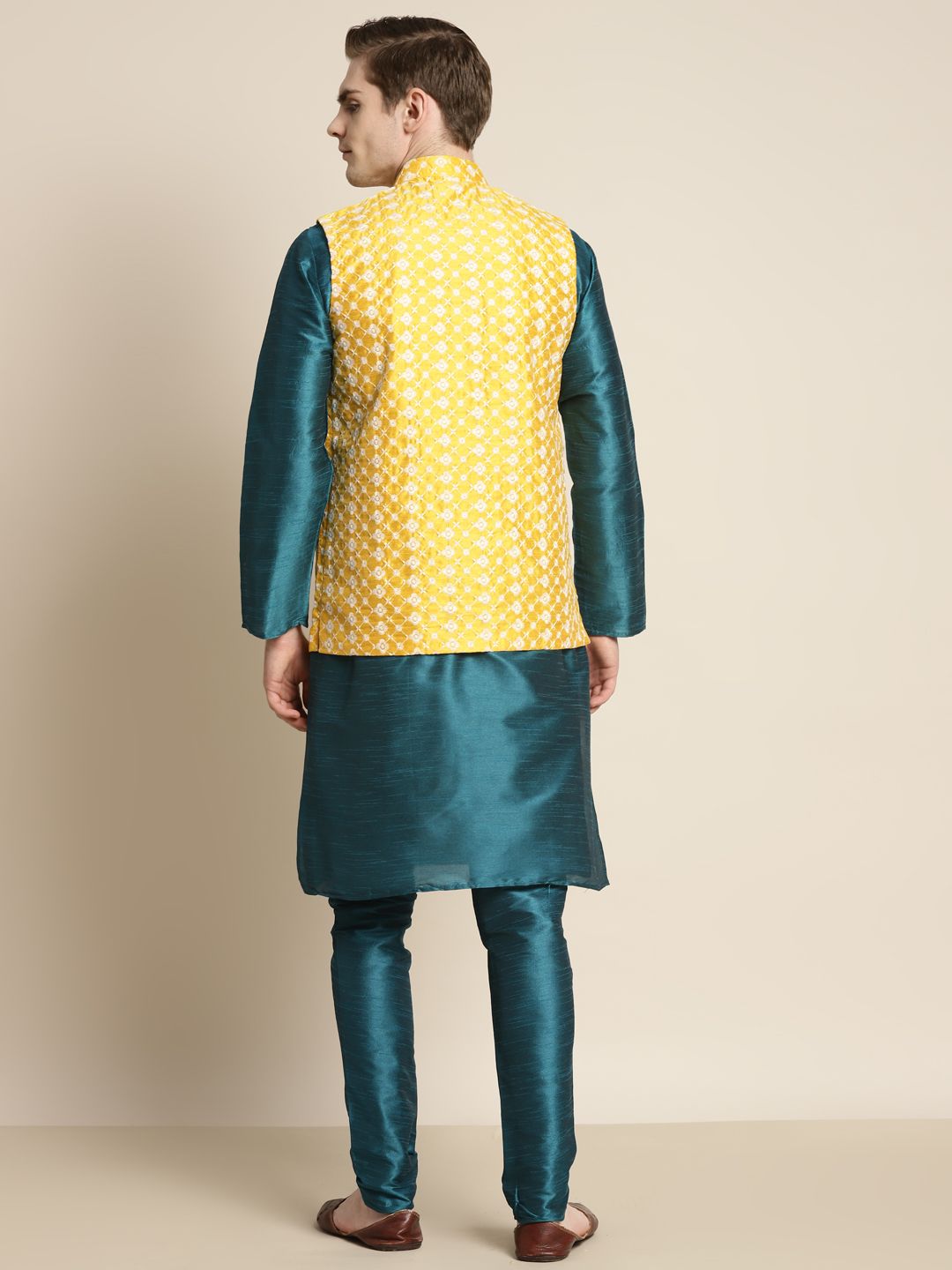 SOJANYA Men Kurta with Churidar & Ethnic Motifs Embroidered Nehru Jacket